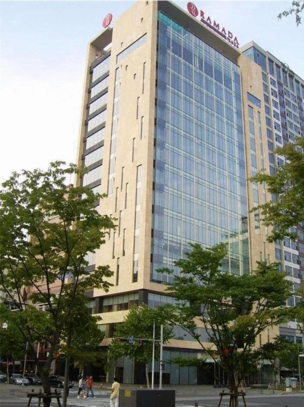 Hotel Ramada Plaza By Wyndham Gwangju Gwangju Metropolitan City Exterior foto